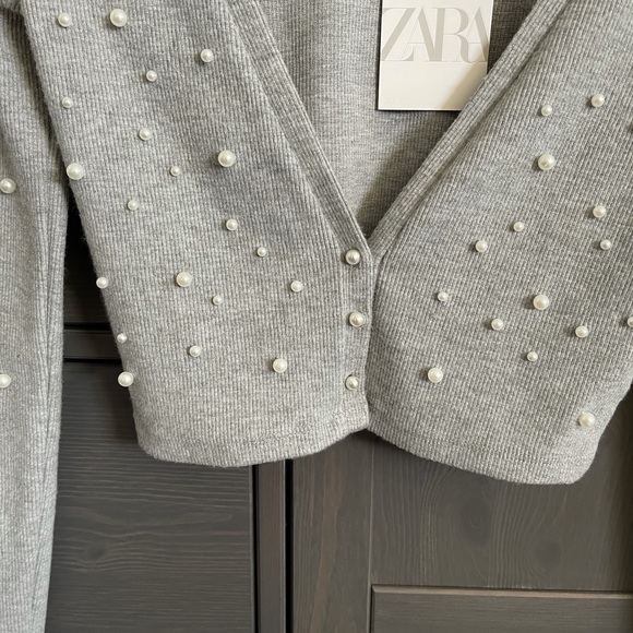 SOLD🤍🤍zara - Beautiful Pearl top / long sleeve - Picture 3 of 5